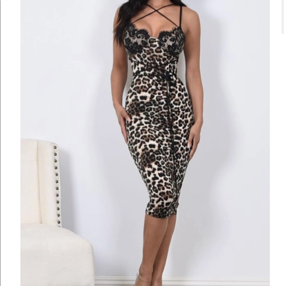 NEW LISTING❗️Midi Leopard Dress